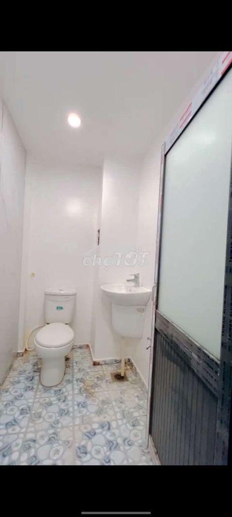 Nhà sạch sẽ,dt4,5*9m,2pn,gác đúc lững,phòng trên rất rộng,gần chợ - Ảnh 3