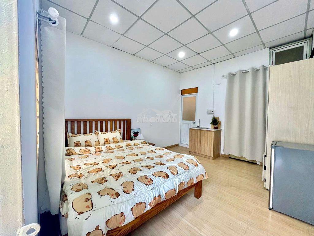 Ban công nội thất mới 100% ngay hoàng sa trường sa quận 3 - Ảnh 4