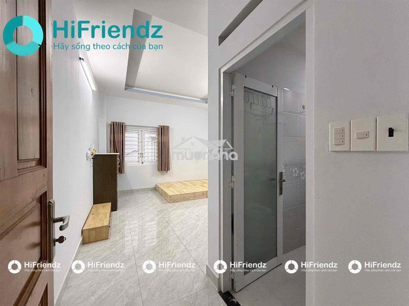 Studio mới 100% sẵn nội thất cửa sổ thoáng kế bên bến xe miền tây