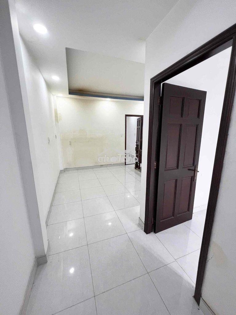 Lê trọng tấn, 4x11m, 1,5 lầu, 3,85 tỷ tl, chính chủ miễn trung gian - Ảnh 2