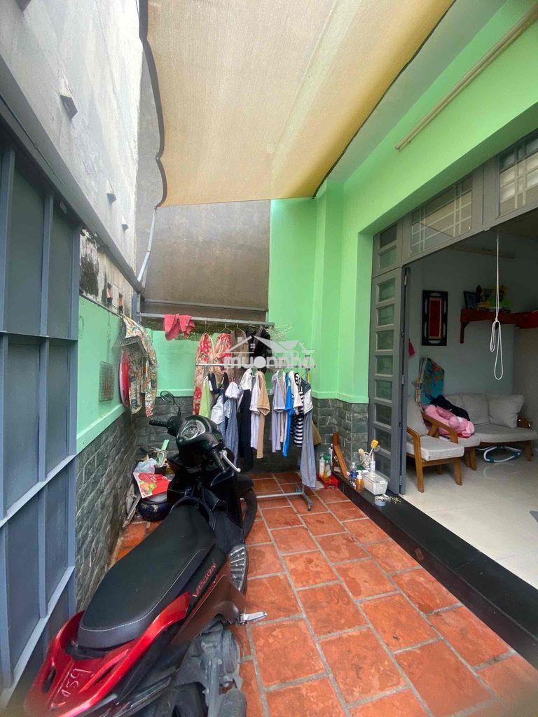 Nhà đối diện lotte nguyễn văn lượng